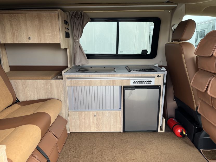 interier VW karavan California